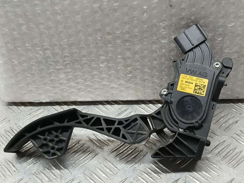 Recambio de potenciometro pedal para volkswagen polo (6c1) advance bluemotion referencia OEM IAM 6C1723503B 0280755221 BOSCH