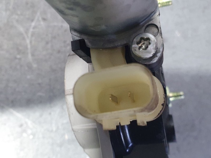 Recambio de elevalunas delantero derecho para kia stonic (ybcuv) 1.0 tgdi cat referencia OEM IAM 82460H8000 F00S1W2196 BOSCH ELE