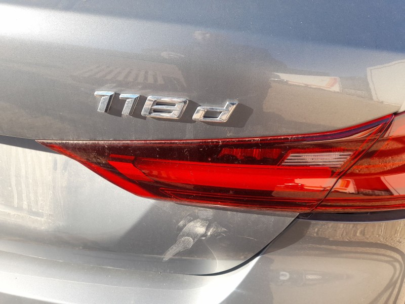 Recambio de piloto trasero derecho interior para bmw serie 1 lim. (f40) 118d referencia OEM IAM 63217450652  