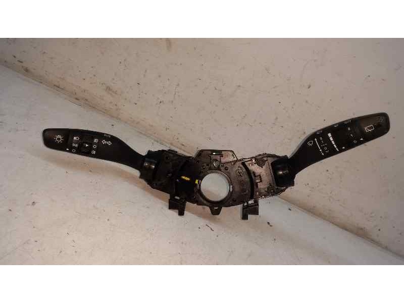 Recambio de mando luces y limpia para hyundai i20 classic referencia OEM IAM GM45  
