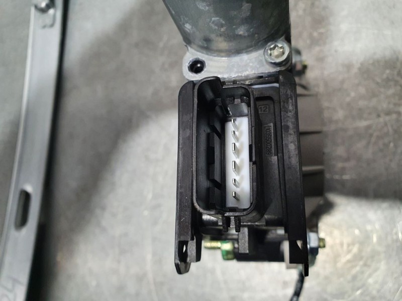 Recambio de elevalunas delantero izquierdo para kia stonic (ybcuv) 1.0 tgdi cat referencia OEM IAM 82450H8010 F00S1W2193 BOSCH E