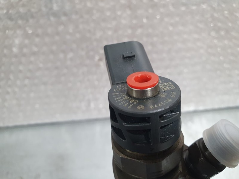 Recambio de inyector para bmw serie 3 berlina (e90) 2.0 turbodiesel cat referencia OEM IAM 7810702 0445110616 BOSCH
