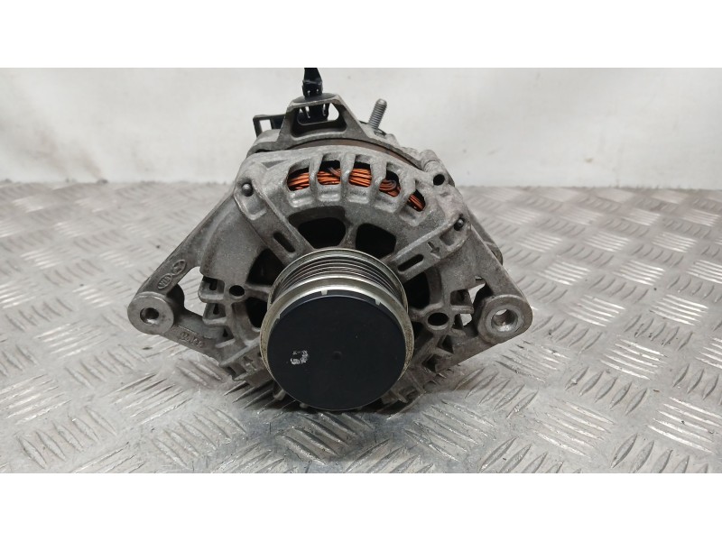 Recambio de alternador para kia rio iv (yb, sc, fb) 1.25 referencia OEM IAM 3730003BA5 VALEO 2712186