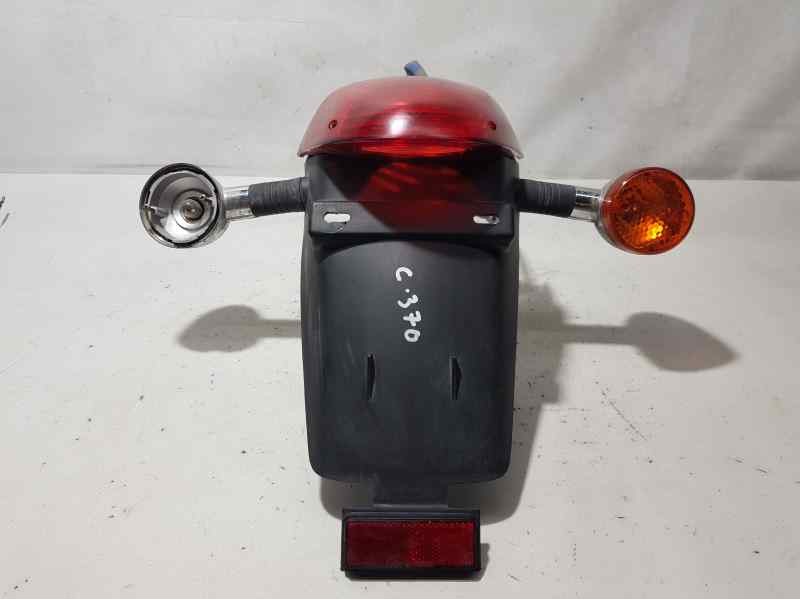 Recambio de piloto trasero central para kymco venox referencia OEM IAM  PILOTO ROTO CON GUARDABARROS Y SOPORTE