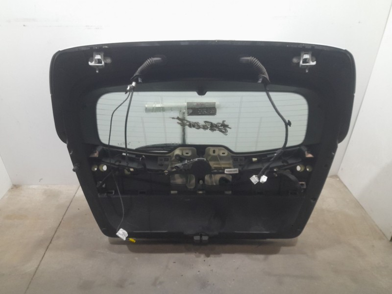 Recambio de porton trasero para renault captur ii evolution referencia OEM IAM 901003784R  