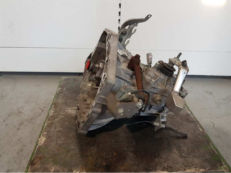 Recambio de caja cambios para toyota yaris (ksp9/scp9/nlp9) básico referencia OEM IAM 3030052420  5VELOCIDADES