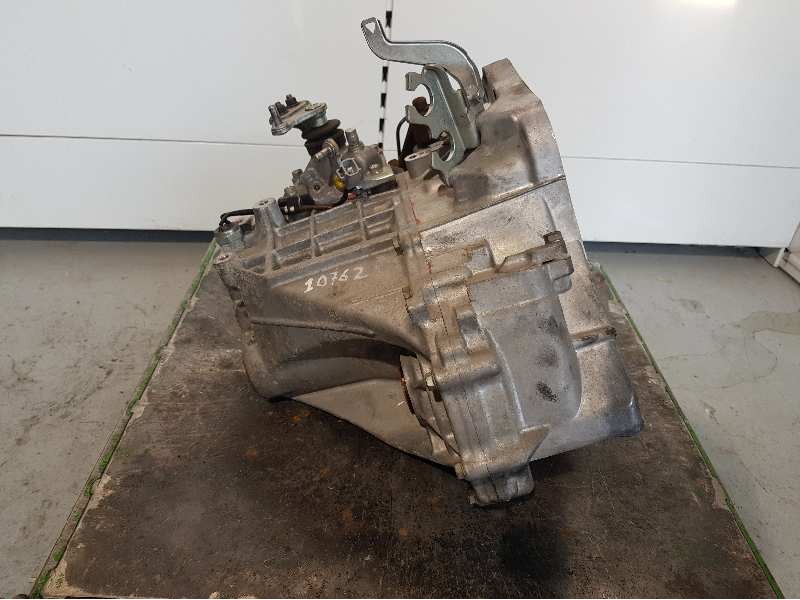 Recambio de caja cambios para toyota yaris (ksp9/scp9/nlp9) básico referencia OEM IAM 3030052420  5VELOCIDADES