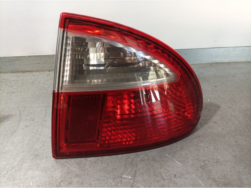 Recambio de piloto trasero derecho para seat leon (1m1) stella referencia OEM IAM 1M6945112  EXTERIOR