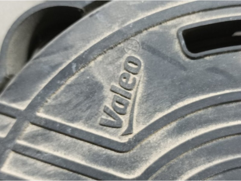Recambio de electroventilador para peugeot 3008 confort referencia OEM IAM 9828719880  VALEO