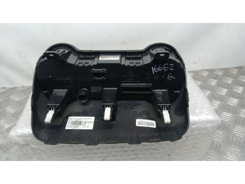 Recambio de mando climatizador para kia rio iv (yb, sc, fb) 1.25 referencia OEM IAM 97250H8220  C200367560