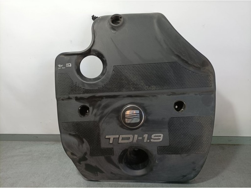 Recambio de tapa motor para seat leon (1m1) stella referencia OEM IAM 038103925EG  