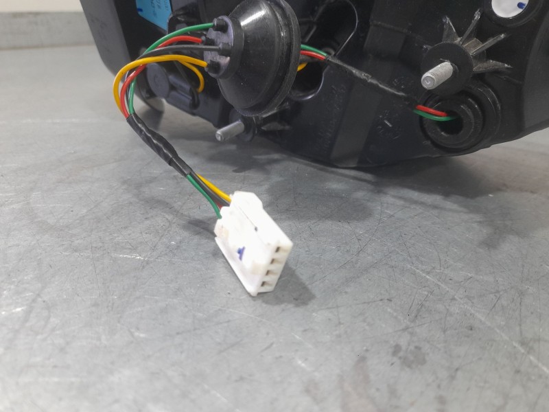 Recambio de piloto trasero derecho interior para mg zs suv (azs1) 1.0 t-gdi referencia OEM IAM 10571684 AC231213043 