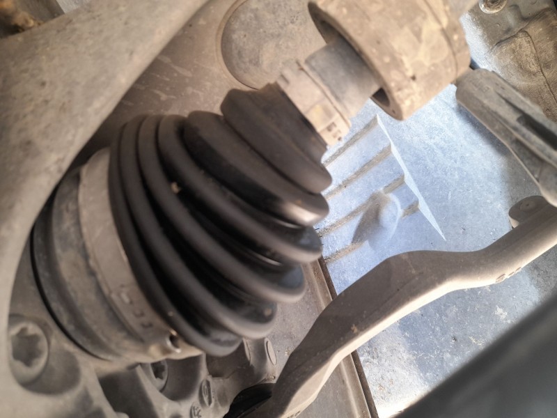 Recambio de transmision delantera derecha para bmw serie 1 lim. (f40) 118d referencia OEM IAM 31605A2E058  