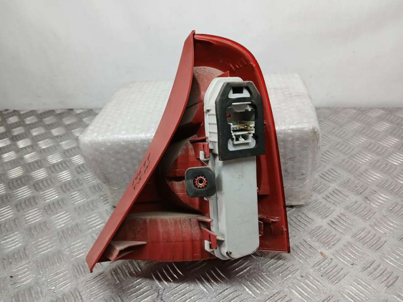 Recambio de piloto trasero izquierdo para renault clio ii fase ii (b/cb0) base authentique referencia OEM IAM 8200071413  