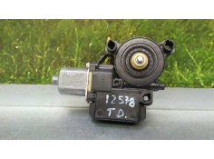 MOTOR ELEVALUNAS TRASERO DERECHO 6R0959812G 5 PINS ELECTRICO