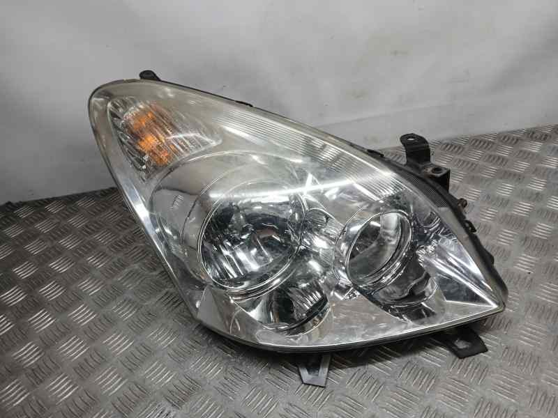 Recambio de faro derecho para toyota corolla verso (r1) 2.2 d-4d luna referencia OEM IAM 811300F010  PULIR