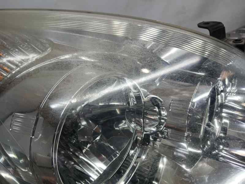 Recambio de faro derecho para toyota corolla verso (r1) 2.2 d-4d luna referencia OEM IAM 811300F010  PULIR