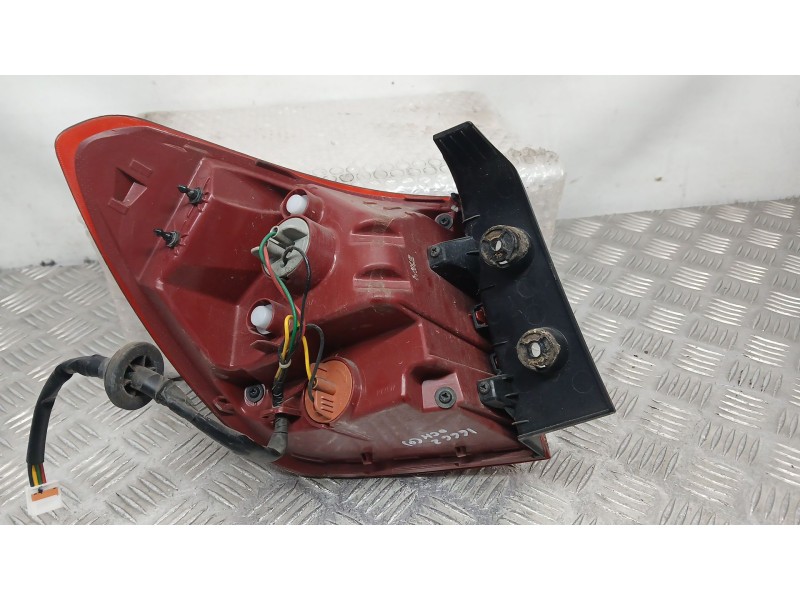 Recambio de piloto trasero derecho exterior para kia rio iv (yb, sc, fb) 1.25 referencia OEM IAM 92402H8000 ROZADO 92402H8