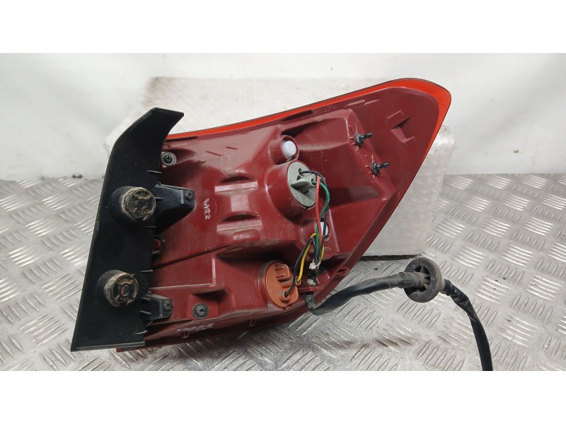 Recambio de piloto trasero izquierdo exterior para kia rio iv (yb, sc, fb) 1.25 referencia OEM IAM 92401H8000 ROZADO 92401HB