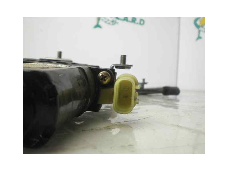 Recambio de elevalunas delantero izquierdo para hyundai getz (tb) 1.1 básico referencia OEM IAM   GRAPA AGRIETADA