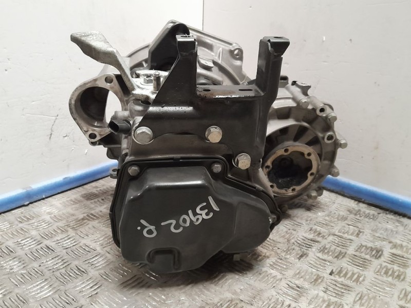 Recambio de caja cambios para audi a1 sportback (8xa) ambition referencia OEM IAM MZM 200812 5VELOCIDADES