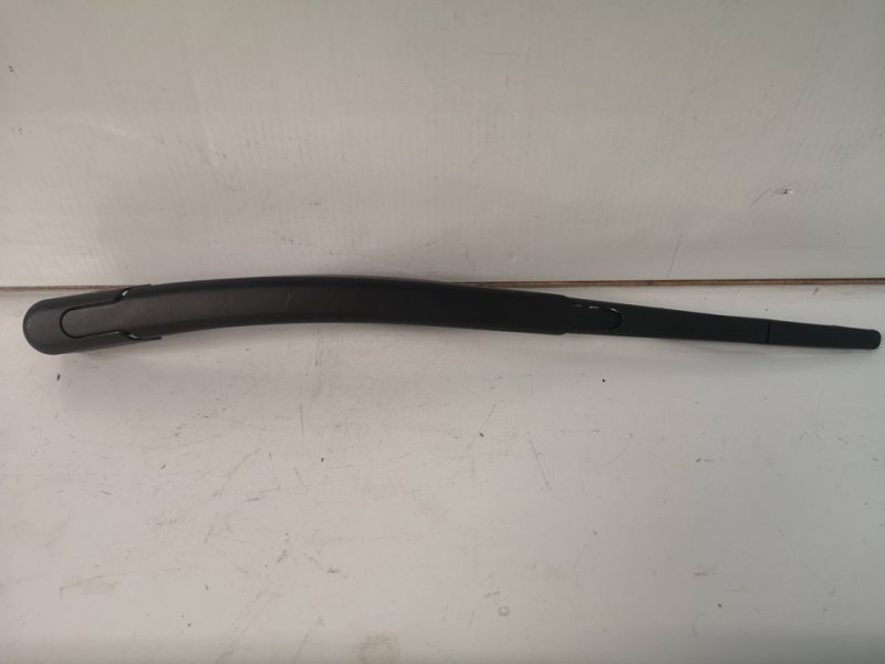 Recambio de brazo limpia trasero para ford fiesta (ccn) trend referencia OEM IAM 1513761  