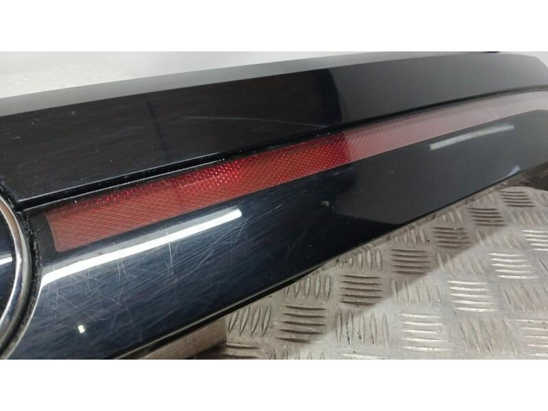 Recambio de piloto trasero central para volkswagen t-cross (c11, d31) 1.0 tsi referencia OEM IAM 2GM827577H ROZADO 