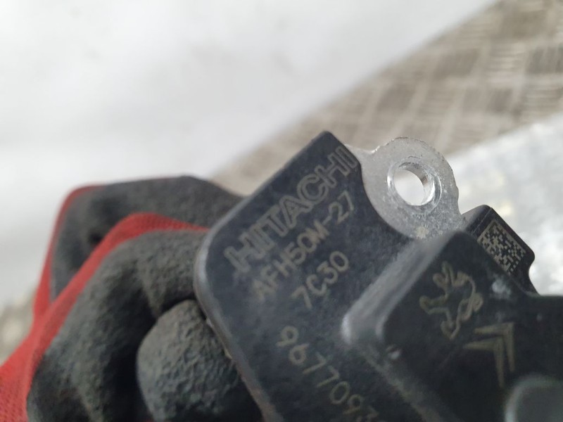 Recambio de caudalimetro para peugeot partner tepee referencia OEM IAM 9677093080 AFH50M27 HITACHI