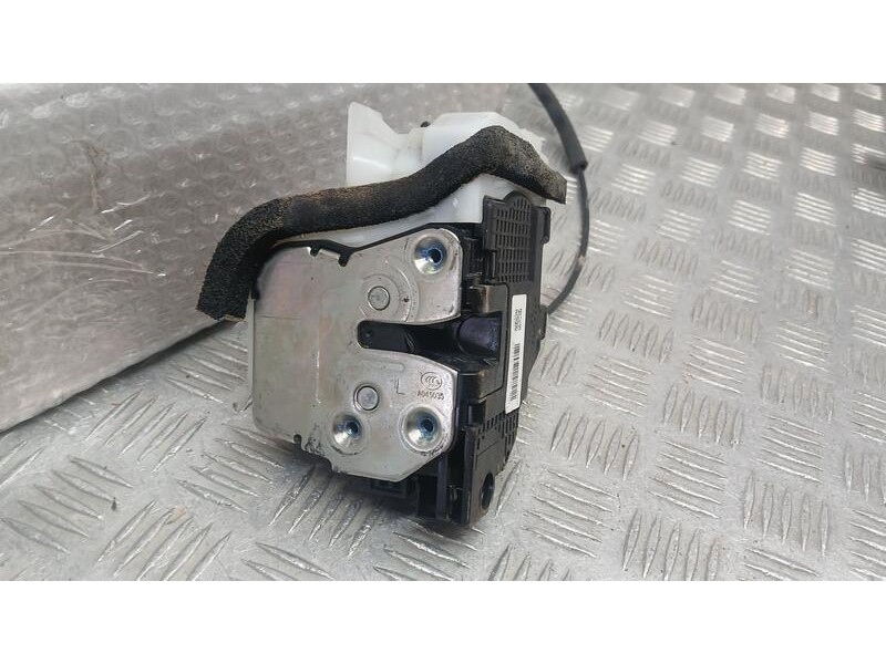 Recambio de cerradura puerta delantera izquierda para hyundai i20 active link referencia OEM IAM 81310C8020  