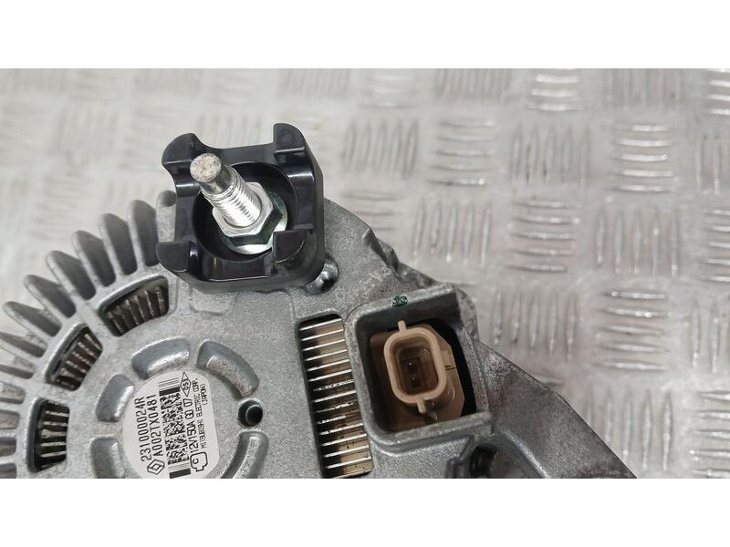 Recambio de alternador para renault megane iii berlina 5 p dynamique referencia OEM IAM 231000024R MITSUBISHI A002TX0481