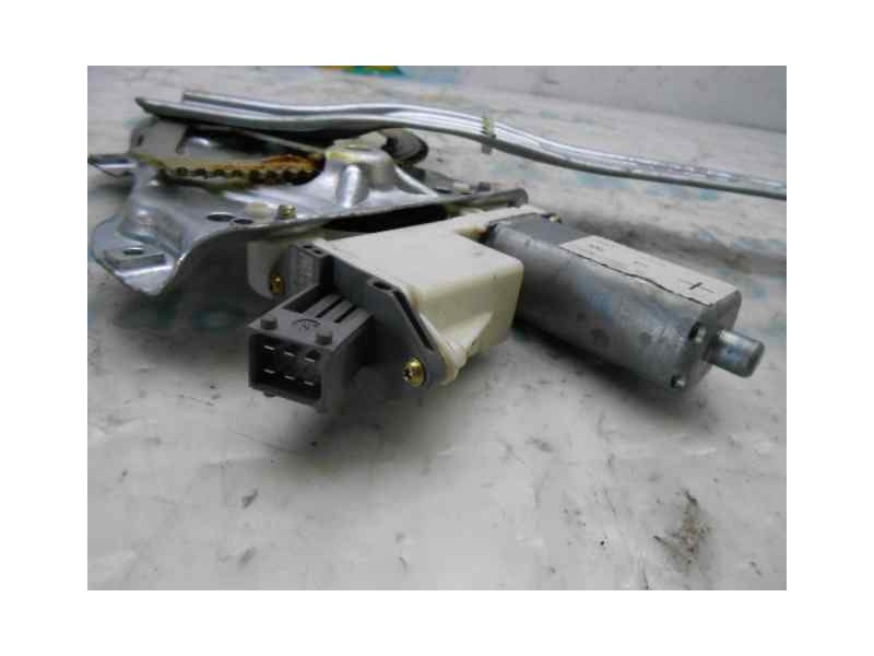 Recambio de elevalunas trasero izquierdo para toyota avensis wagon (t25) 2.0 sol referencia OEM IAM   ELECTRICO