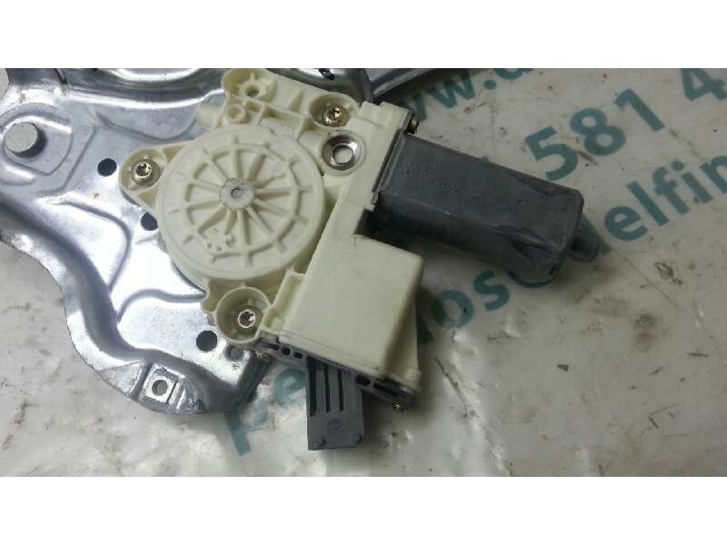 Recambio de elevalunas trasero derecho para toyota avensis wagon (t25) 2.0 sol referencia OEM IAM   