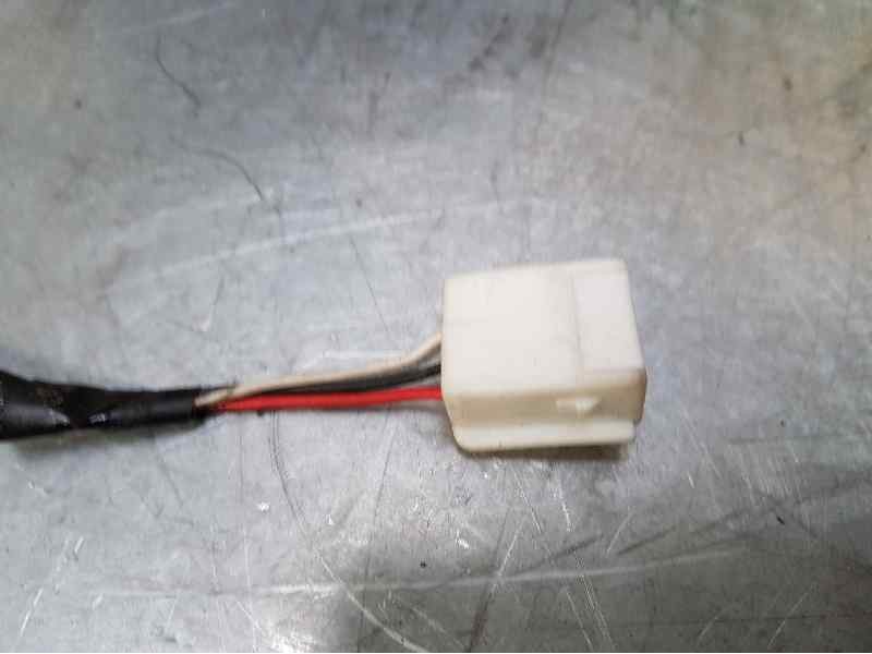 Recambio de retrovisor derecho para toyota yaris (ncp1/nlp1/scp1) 1.5 ts referencia OEM IAM  3 CABLES ELECTRICO-FALTA CRISTAL