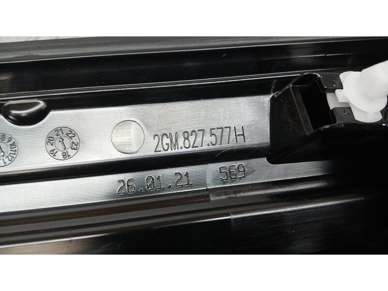 Recambio de piloto trasero central para volkswagen t-cross (c11, d31) 1.0 tsi referencia OEM IAM 2GM827577H ROZADO 