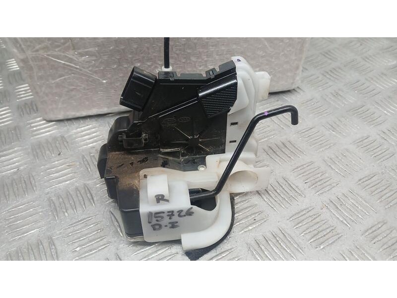 Recambio de cerradura puerta delantera izquierda para hyundai i20 active link referencia OEM IAM 81310C8020  