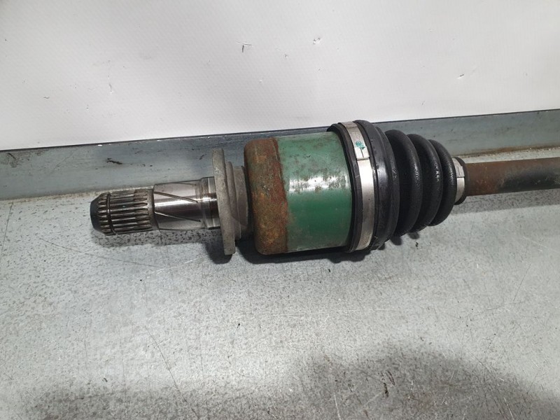 Recambio de transmision trasera derecha para subaru legacy familiar/outback b13 (bp) 2.5i outback referencia OEM IAM 28421AG011 