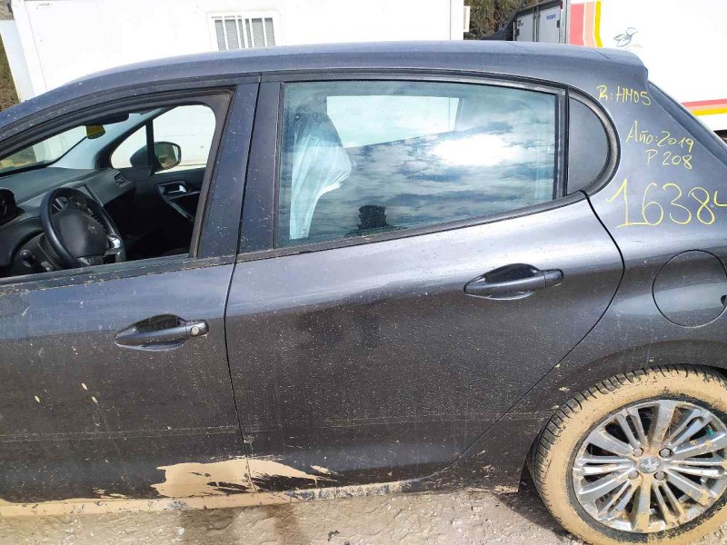 Recambio de puerta trasera izquierda para peugeot 208 signature referencia OEM IAM 9671907580  