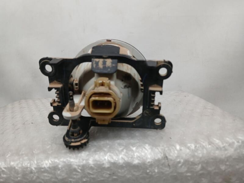 Recambio de faro antiniebla derecho para peugeot 208 tech edition blue hdi referencia OEM IAM 9675450980  