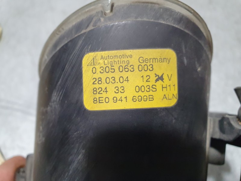 Recambio de faro antiniebla izquierdo para audi a4 avant (8e) 1.9 tdi (96kw) referencia OEM IAM 8E0941699B 0305063003 