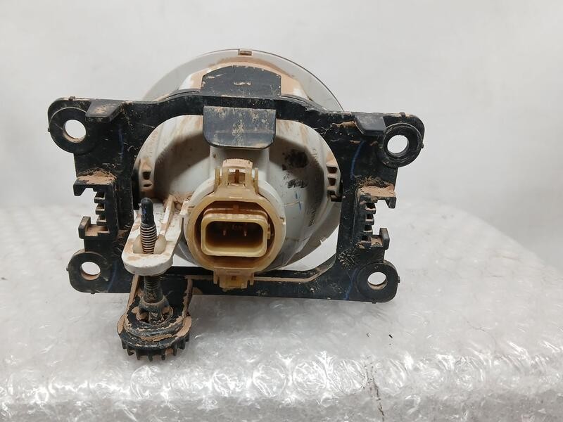 Recambio de faro antiniebla izquierdo para peugeot 208 tech edition blue hdi referencia OEM IAM 9675450980  