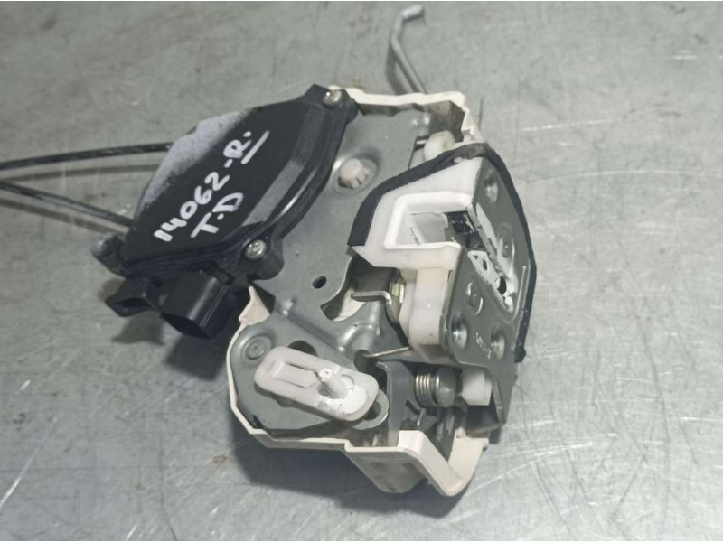 Recambio de cerradura puerta trasera derecha para citroën c-zero high line referencia OEM IAM 1606374580  ELECTRICA 2 PINS