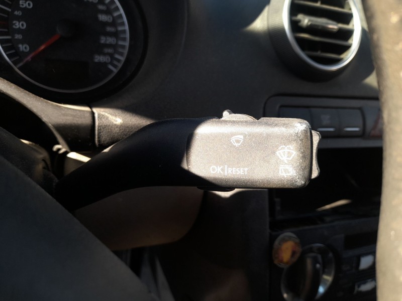 Recambio de mando luces y limpia para audi a3 (8p1) 2.0 tdi 16v referencia OEM IAM 8P0953513C  8P0953513C LUCES  8P0953519E LIMP