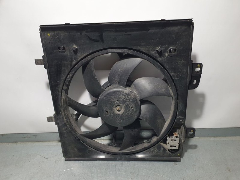 Recambio de electroventilador para peugeot 208 style referencia OEM IAM 9675280980 M159983B VALEO