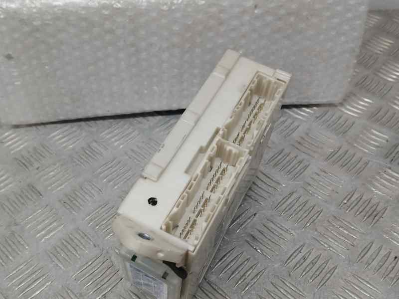 Recambio de caja reles / fusibles para lexus is200 (ds2/is2) 250 v6 referencia OEM IAM 8273053050 6D040961 