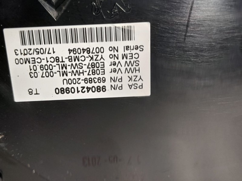 Recambio de cuadro instrumentos para peugeot 5008 allure referencia OEM IAM 9804210980  