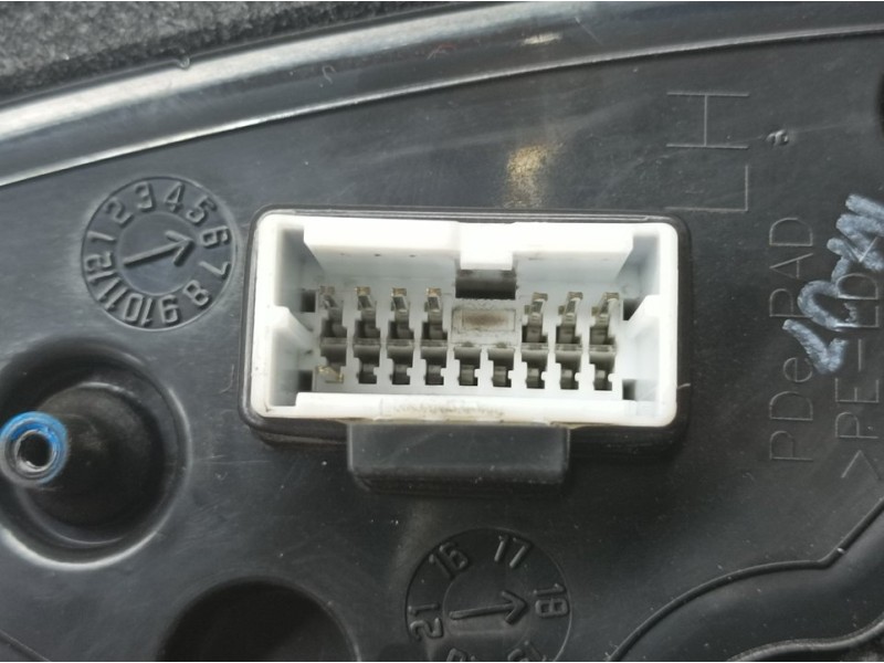 Recambio de retrovisor izquierdo para hyundai i30 (pd) essence referencia OEM IAM 8761G4210 1810030449 ELECTRICO FALTA TAPA