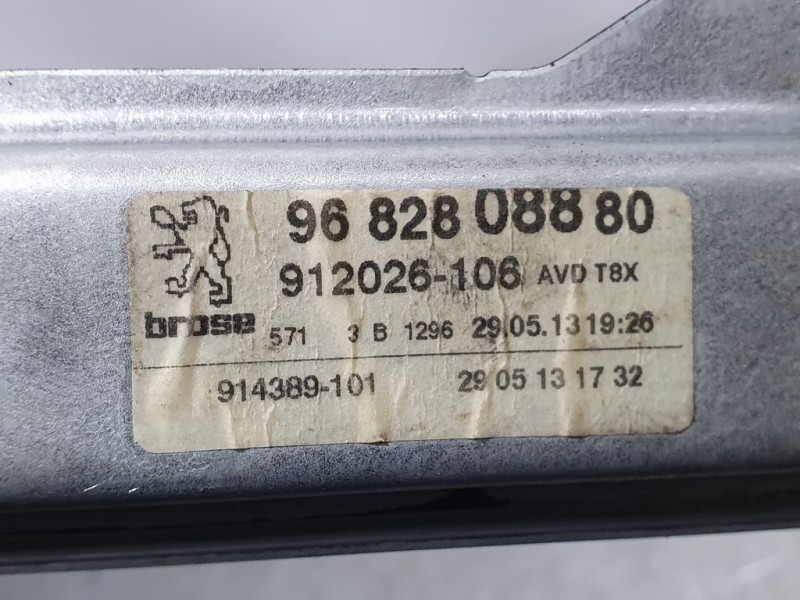 Recambio de elevalunas delantero derecho para peugeot 5008 allure referencia OEM IAM 9682808880 912026106 BROSE ELECTRICO 6 PINS