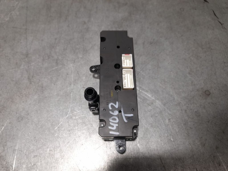 Recambio de mando climatizador para citroën c-zero high line referencia OEM IAM 7820A406  
