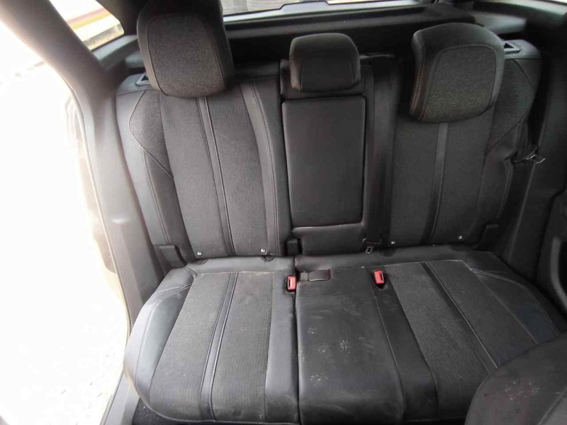 Recambio de asientos traseros para peugeot 3008 gt-line referencia OEM IAM   