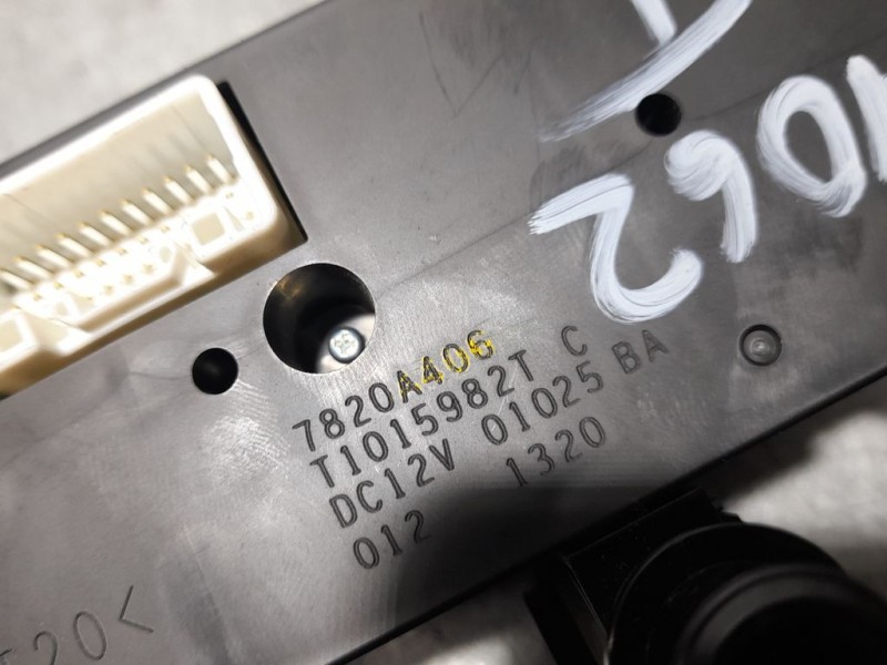 Recambio de mando climatizador para citroën c-zero high line referencia OEM IAM 7820A406  